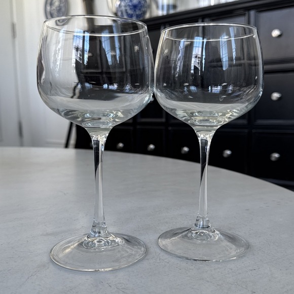 Set of 2 Vintage Clear Wine Glasses 7.5" Tall - Picture 2 of 6